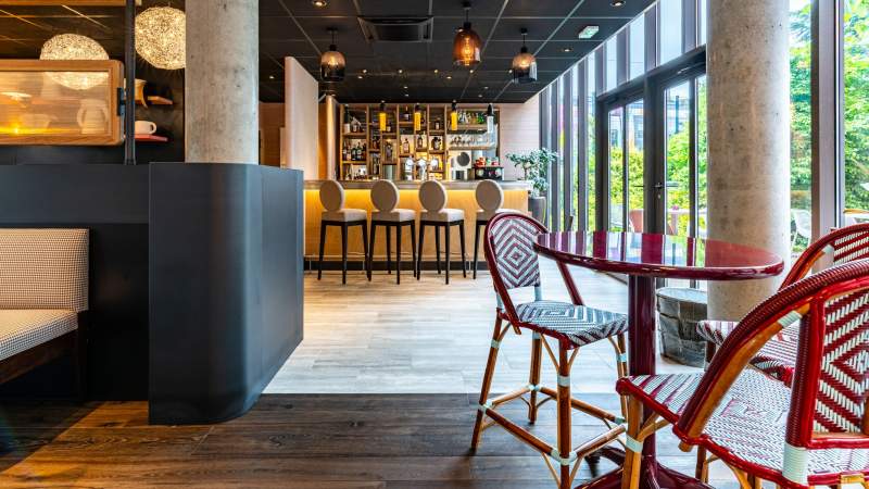 bar ambience novotel suites reims<br />
<br />
 